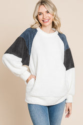 Culture Code Color Block Faux Fur Raglan Sleeve Sweatshirt White OutfitFlow