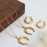 Gold Horseshoe Jewelry Set with Necklace and Earrings Gold One Size OutfitFlow