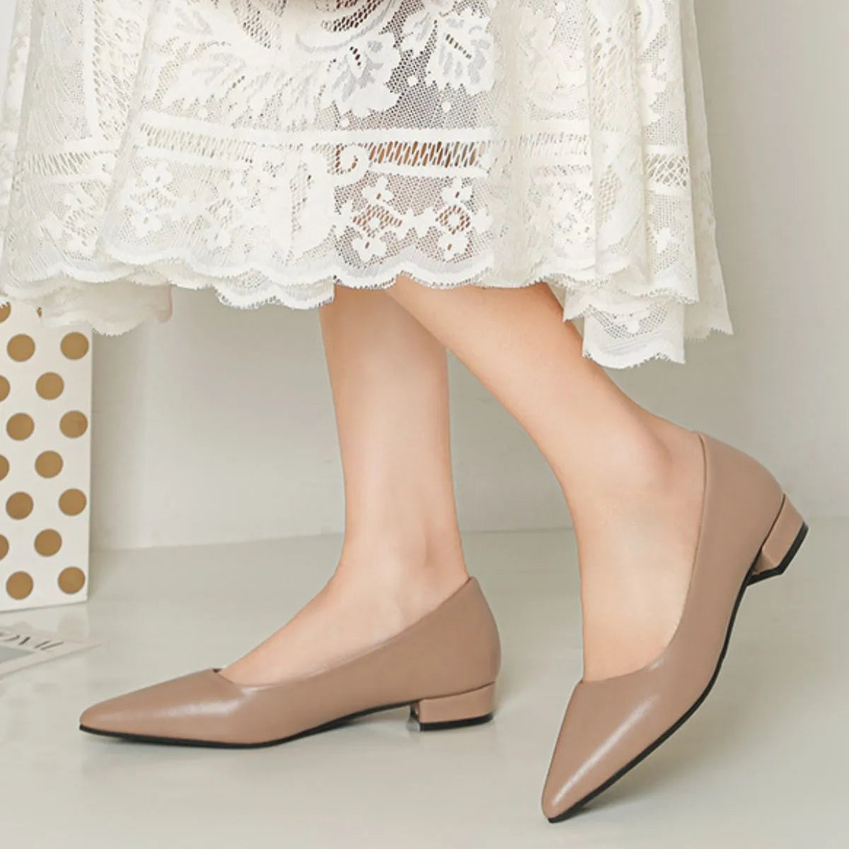 Pointed Toe Low Heel Pump OutfitFlow