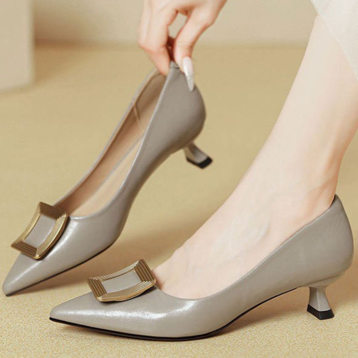 Point Toe Flare Heel Pumps OutfitFlow