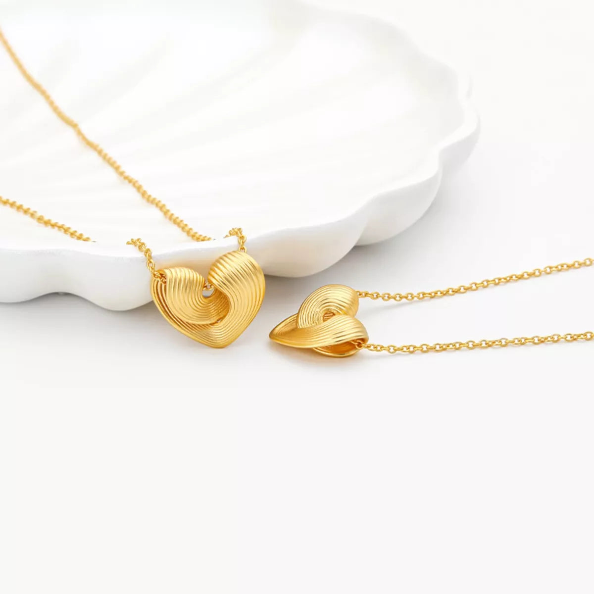 18K Gold-Plated Heart Pendant Necklace OutfitFlow