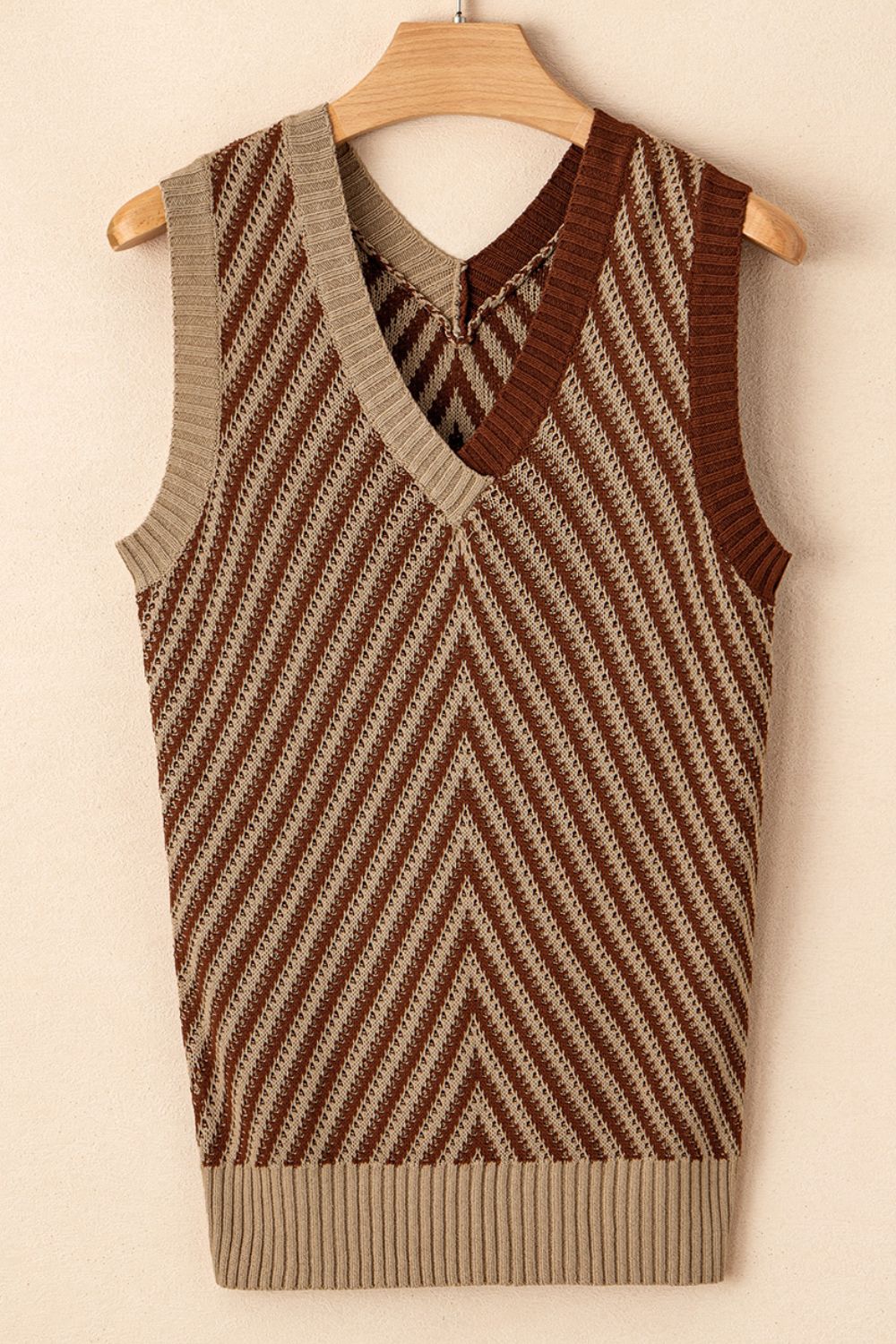 Outfit Flow - Striped Contrast V-Neck Sweater Vest