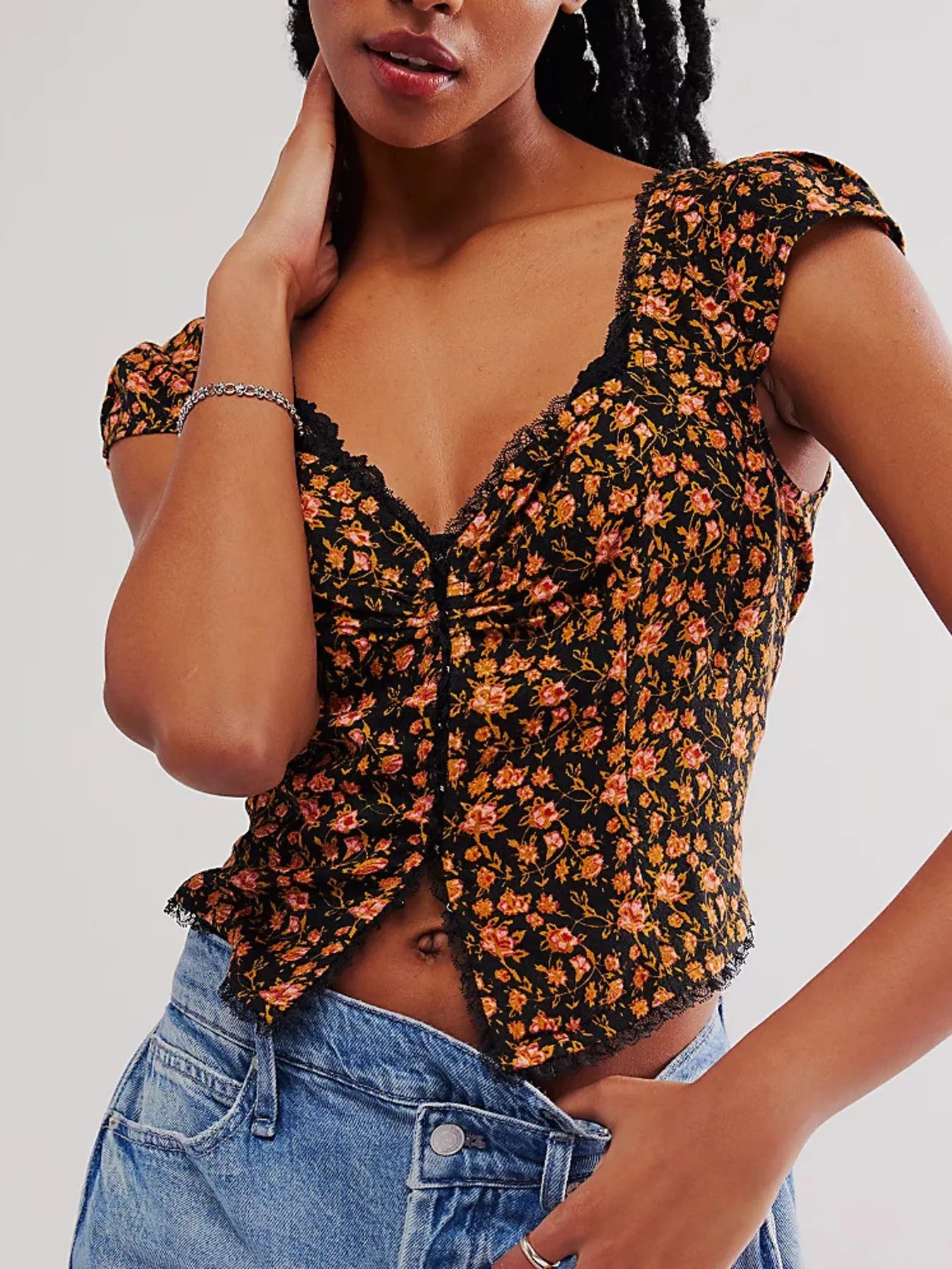 Floral Print Cap Sleeve Cropped Top Black OutfitFlow