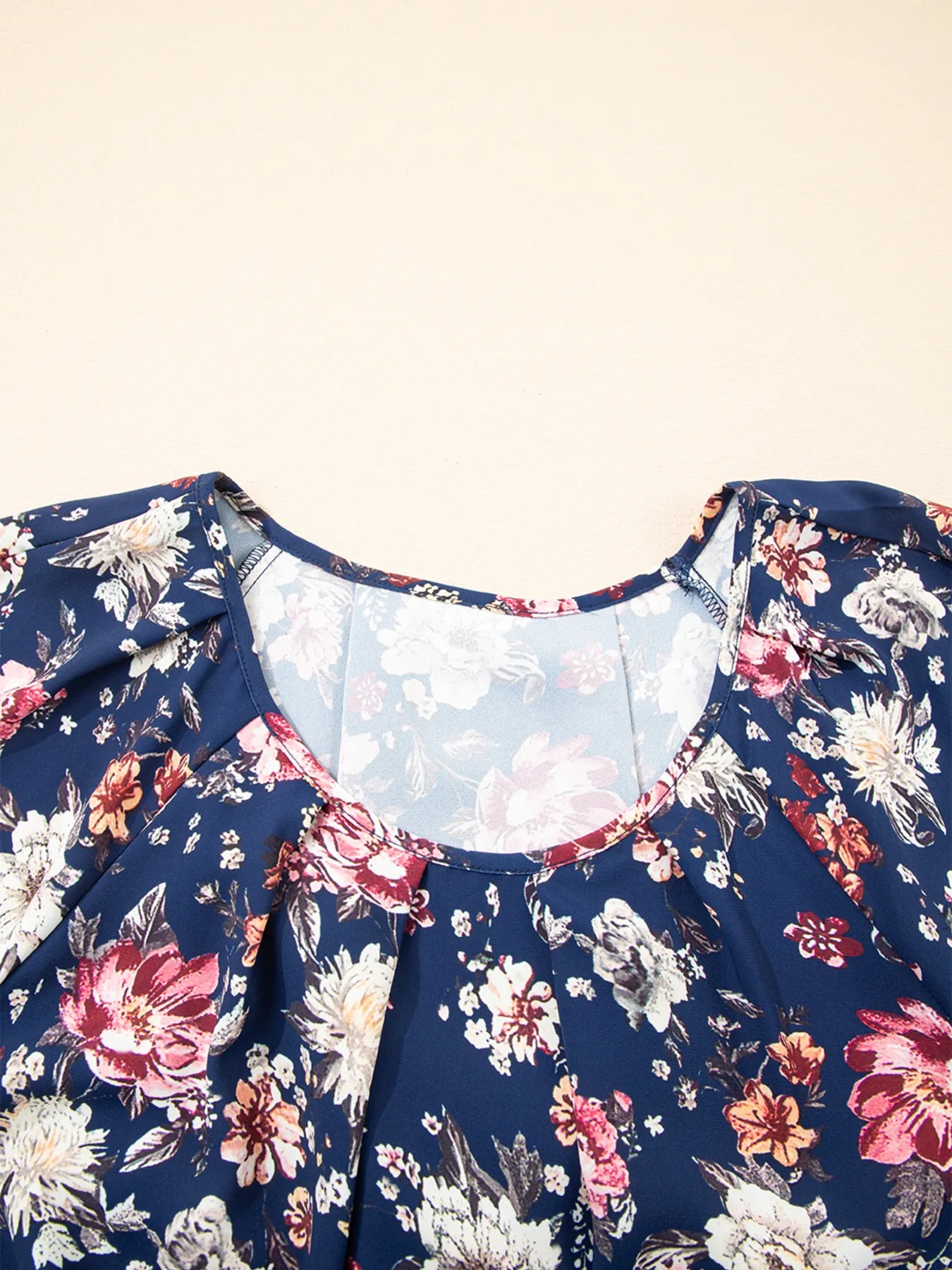 Floral Short Sleeve Scoop Neck Casual Blouse OutfitFlow