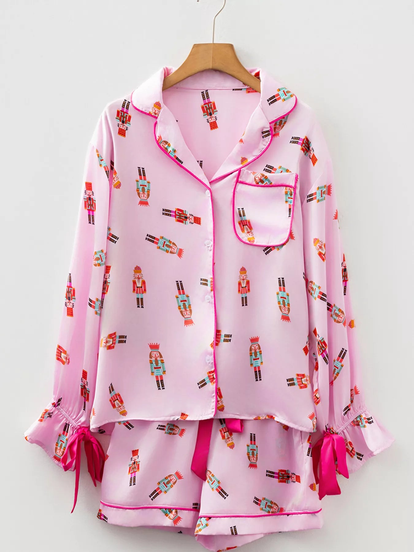 Nutcracker Print Contrast Trim Top and Shorts Pajama Set OutfitFlow