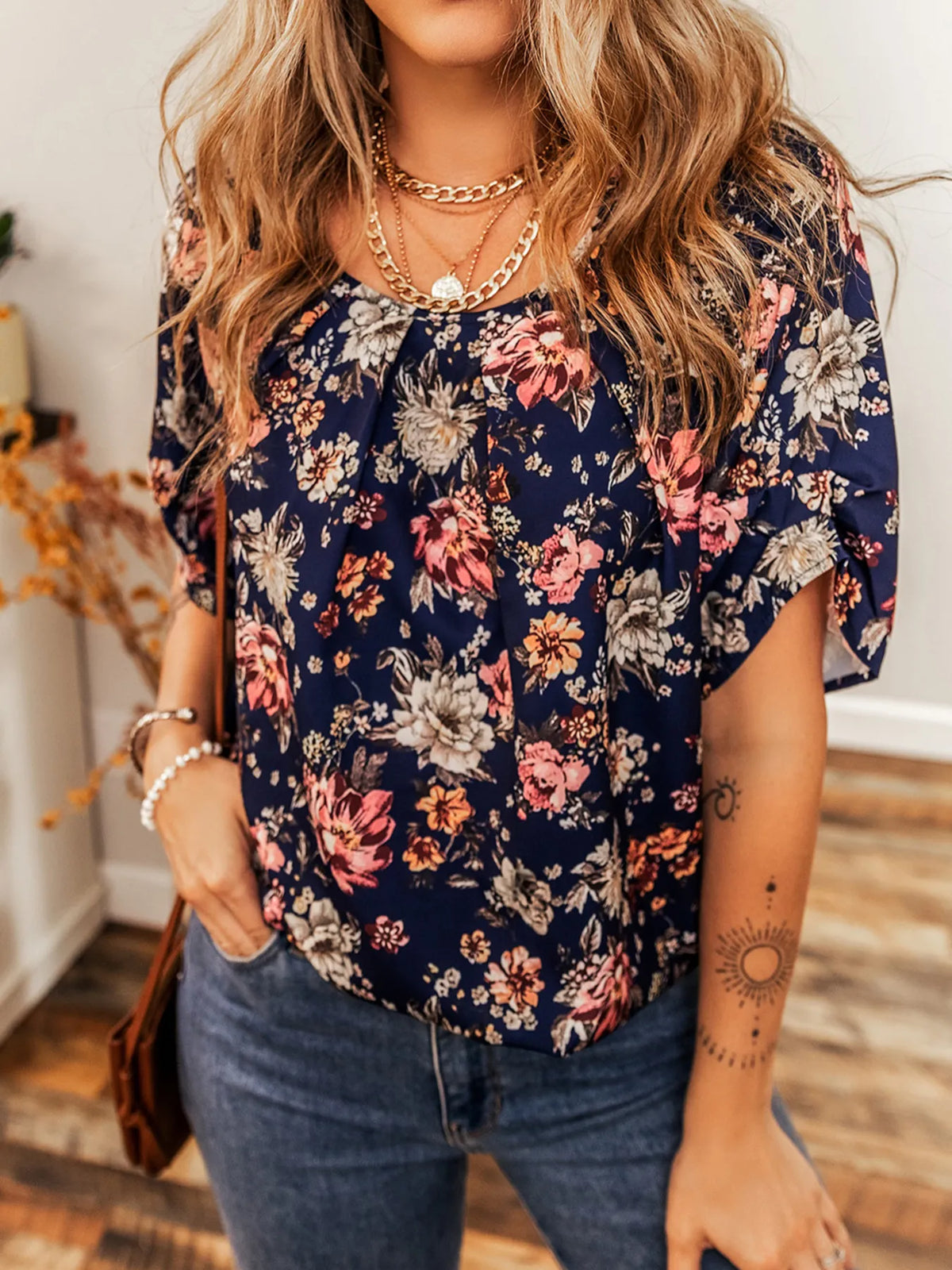 Floral Short Sleeve Scoop Neck Casual Blouse Navy OutfitFlow