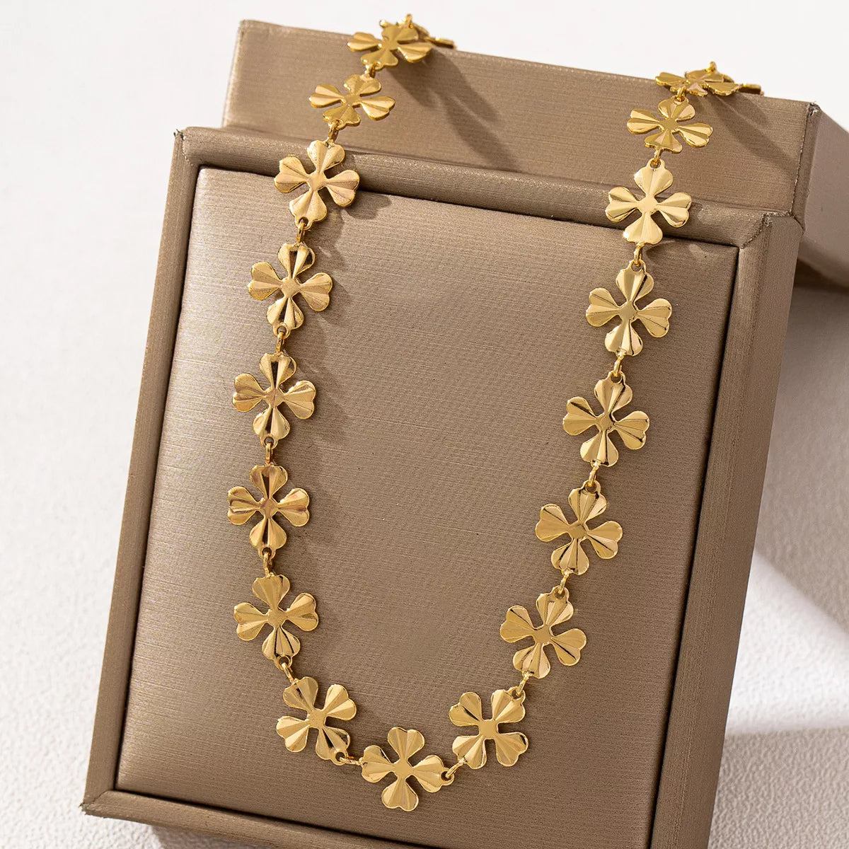 18K Gold-Plated Alloy Flower Chain Necklace OutfitFlow