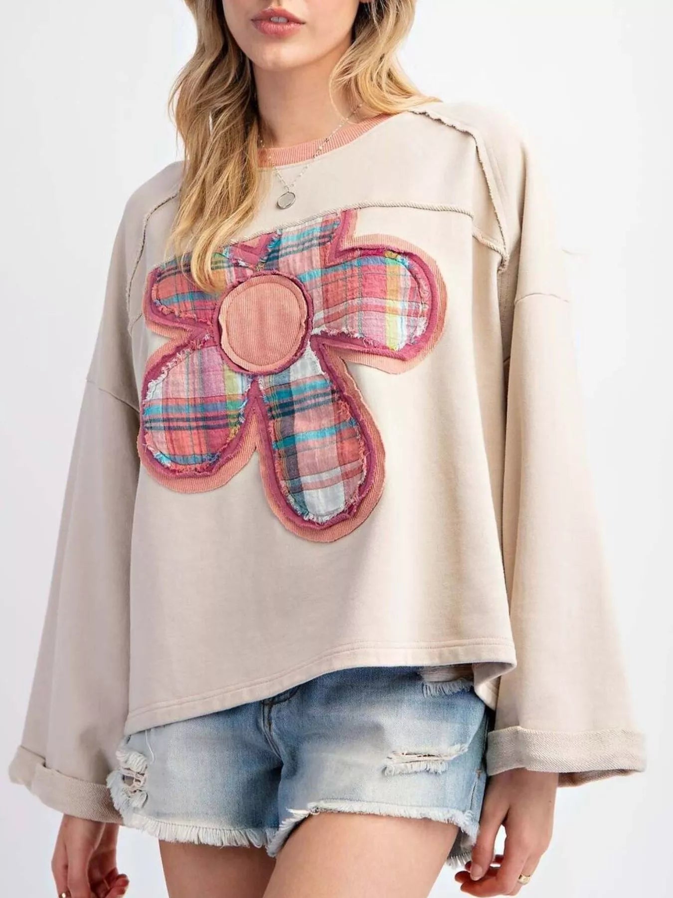 Plaid Flower Patched Round Neck T-Shirt Milky White OutfitFlow
