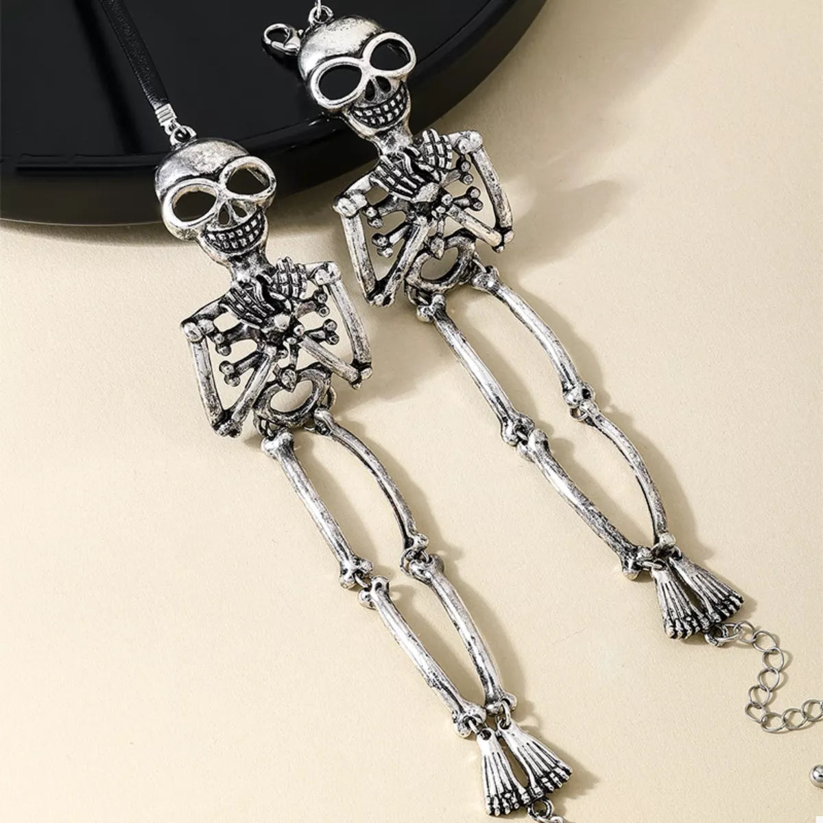 Alloy Skull Necklace and Bracelet Jewelry Set OutfitFlow