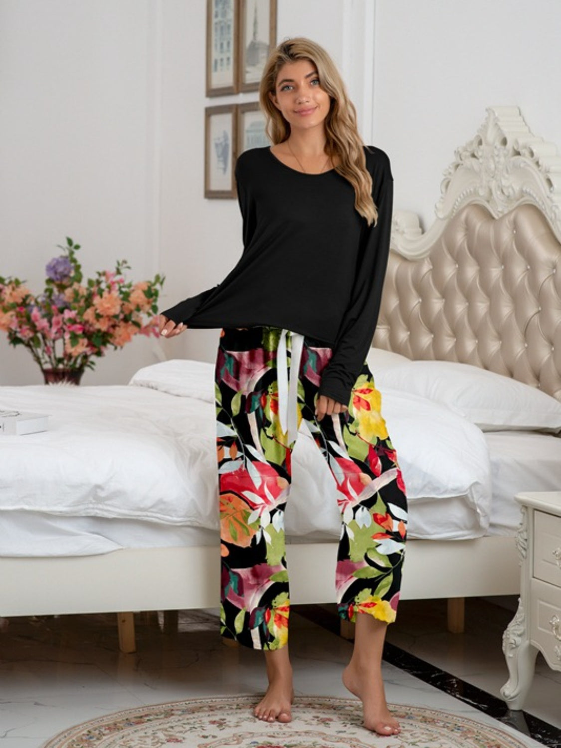 Outfit Flow - Round Neck Top and Printed Pants Lounge Set