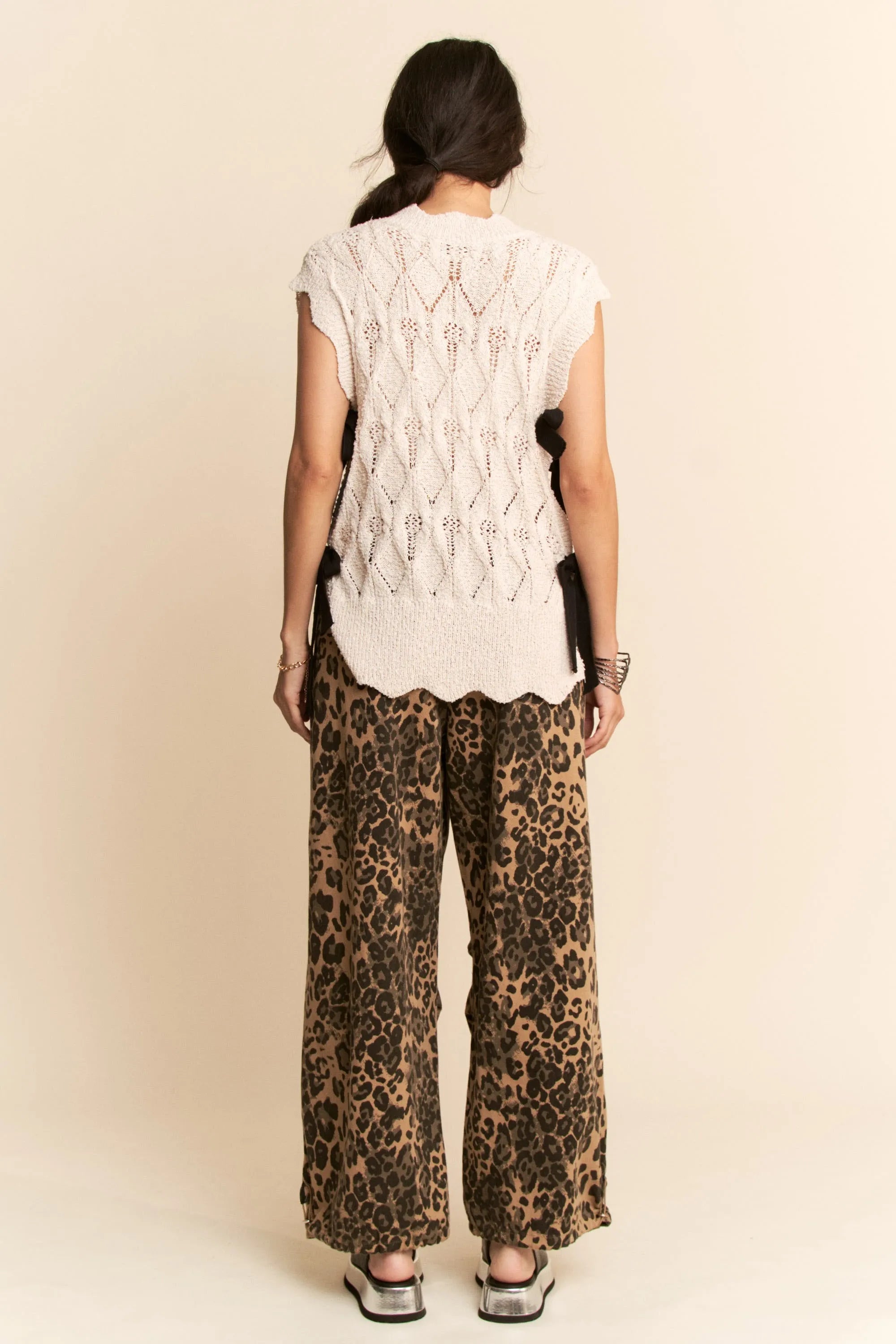 Davi & Dani Ribbon Bow Ties Scalloped Trim Knit Semi Crop Top OutfitFlow