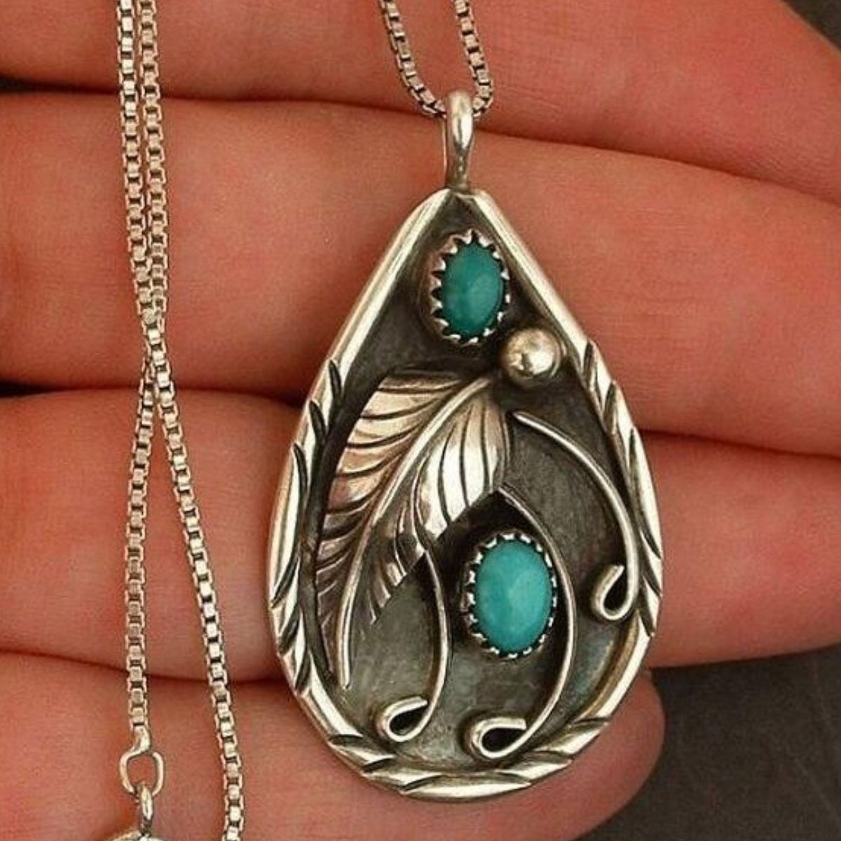 Outfit Flow - Alloy Artificial Turquoise Teardrop Pendant Necklace