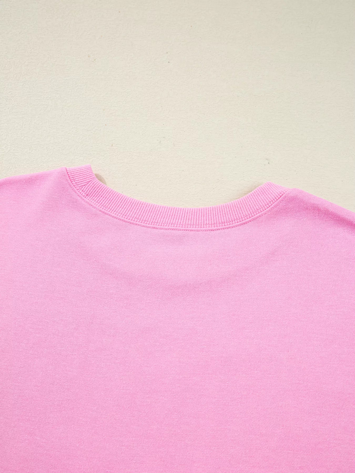 Sequin XOXO Letter Graphic Exposed Seam Baggy Sweatshirt OutfitFlow