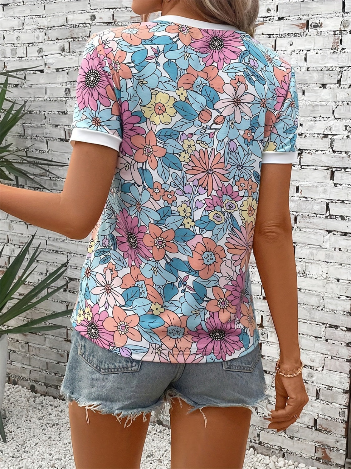 Outfit Flow - Floral Round Neck Short Sleeve T-Shirt