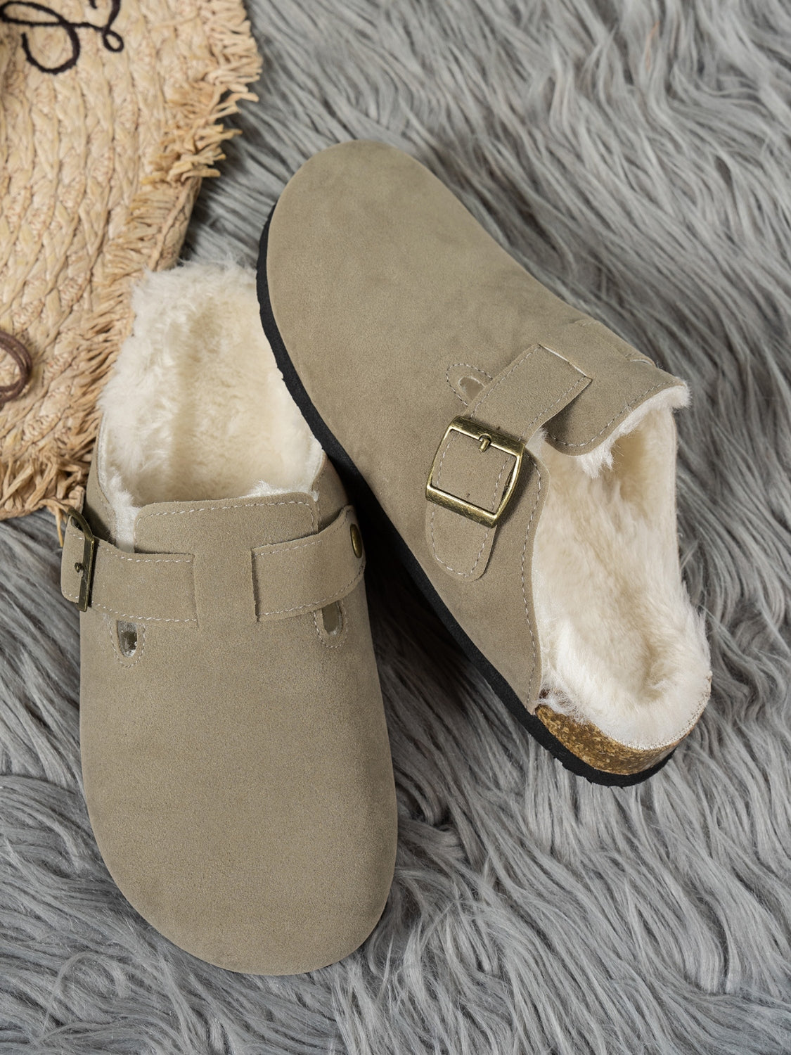 Outfit Flow - Suede Round Toe Slippers