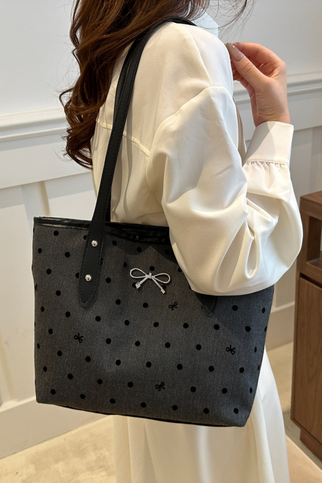 Outfit Flow - Bow Trim Polyester Tote Bag