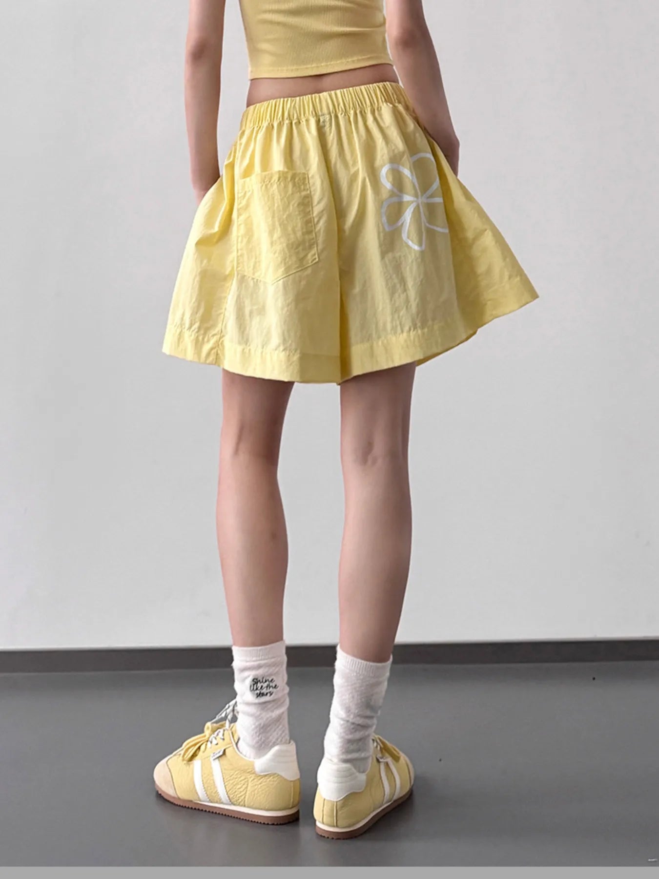 Elastic Waist Shorts OutfitFlow