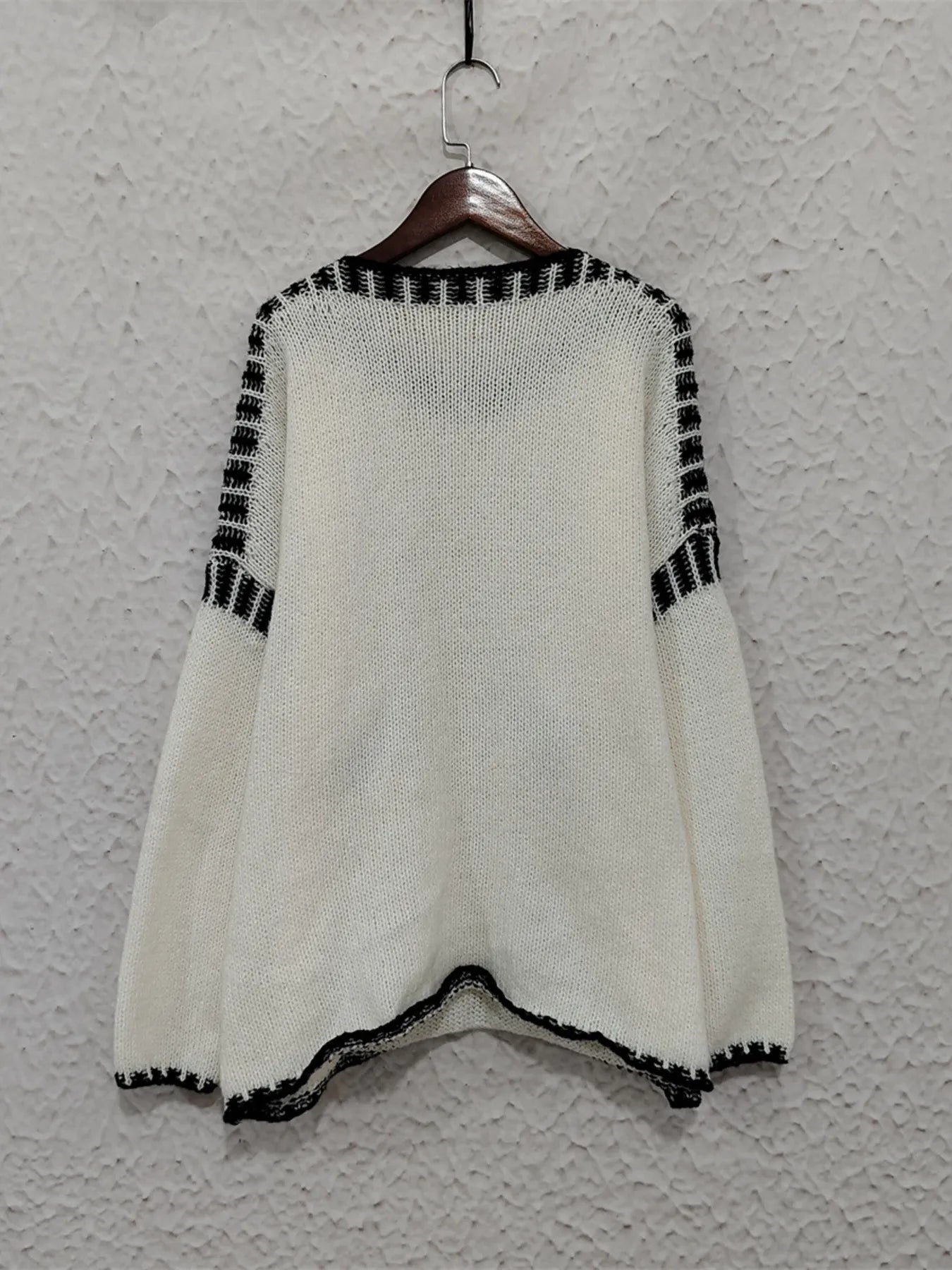 Contrast Trim Oversized Sweater OutfitFlow