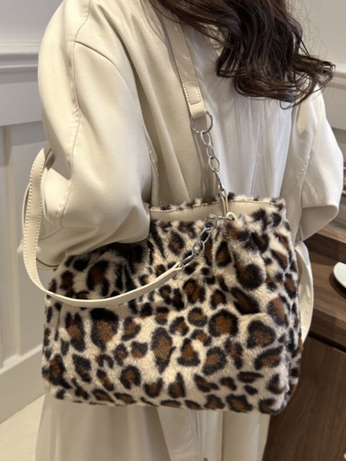 Outfit Flow - Faux Fur Leopard Shoulder Bag