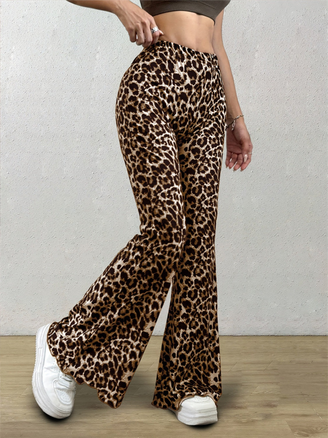 Outfit Flow - Leopard Flare Pants