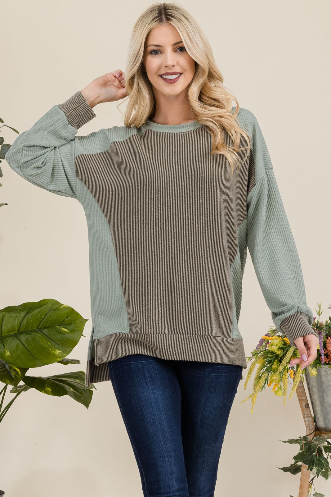 Outfit Flow - Celeste Full Size High-Low Contrast Round Neck Sweatshirt