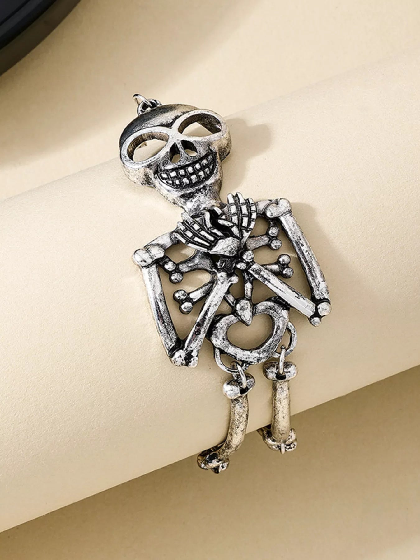 Alloy Skull Necklace and Bracelet Jewelry Set OutfitFlow