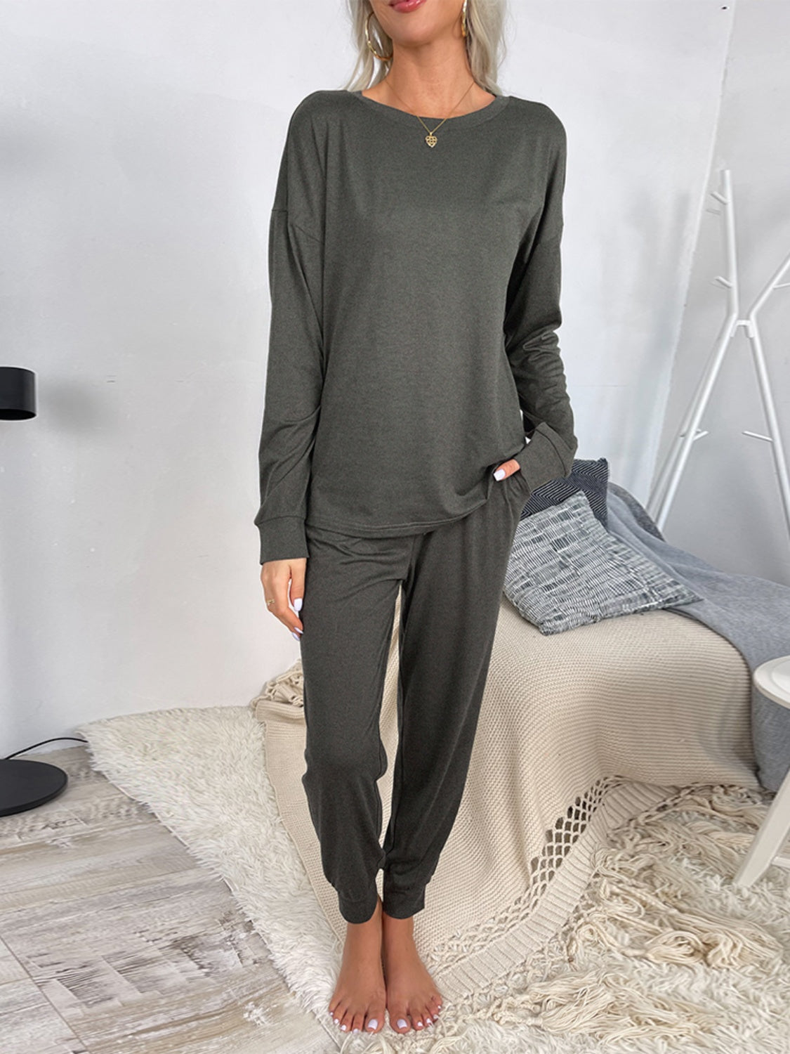 Outfit Flow - Shiny Round Neck Top and Drawstring Pants Lounge Set