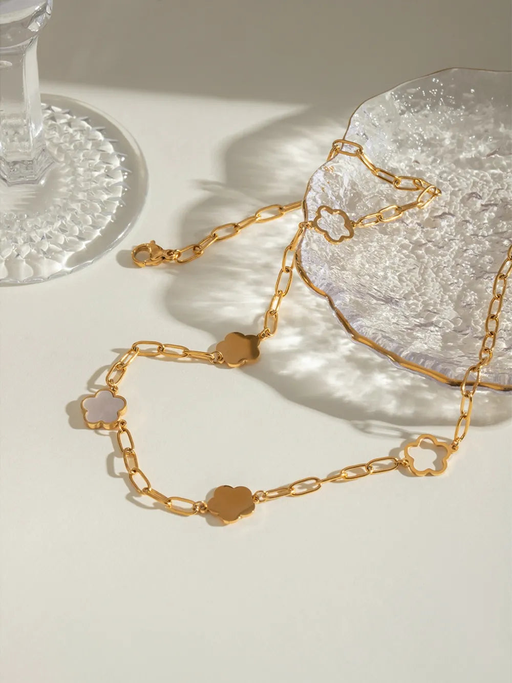 Stainless Steel White Mother-Of-Pearl Flower Necklace OutfitFlow