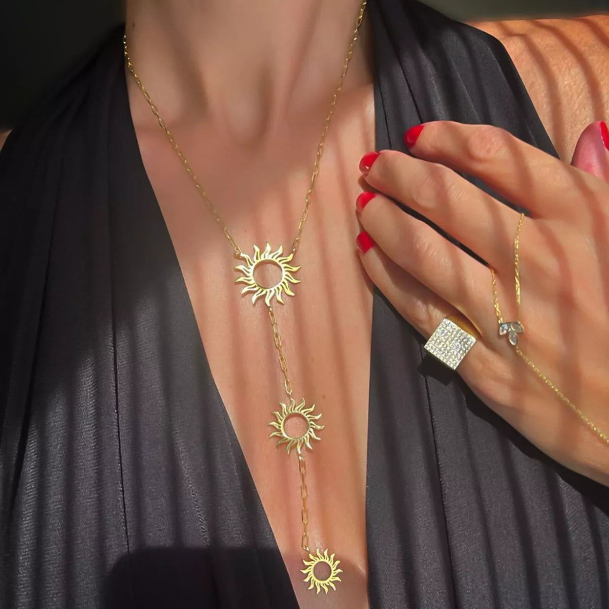 18K Gold-Plated Sun Pendant Necklace OutfitFlow