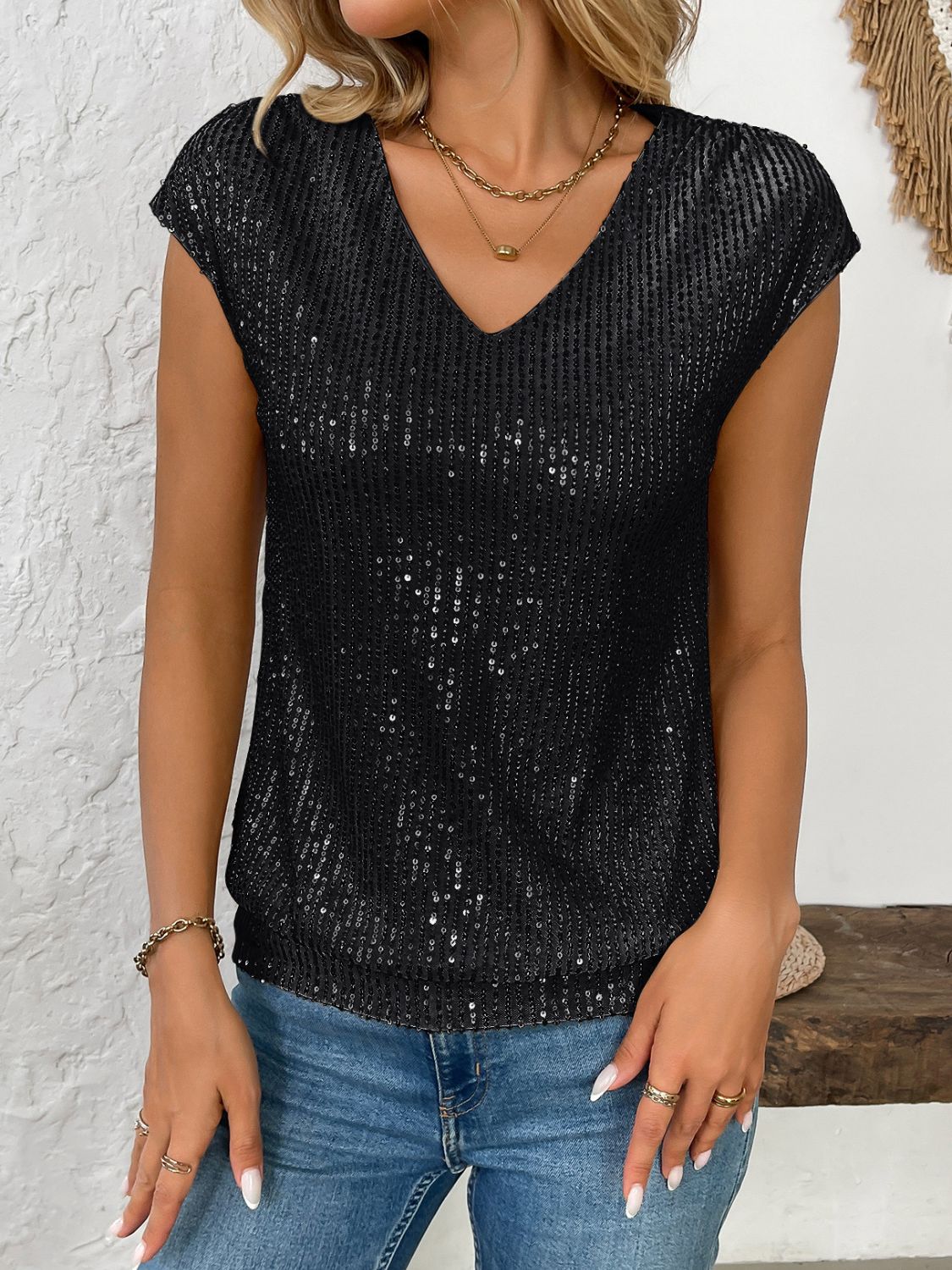 Outfit Flow - Sequin V-Neck Cap Sleeve Top