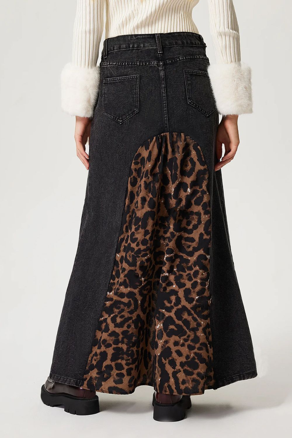 Outfit Flow - Slit Leopard Midi Denim Skirt