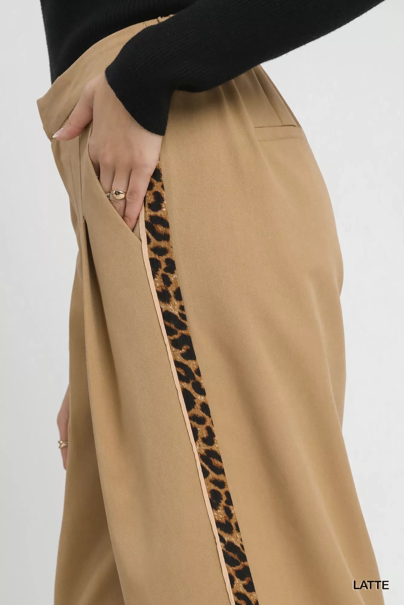 Umgee Front Pleated Wide-Leg Pants with Contrast Trim Trendsi