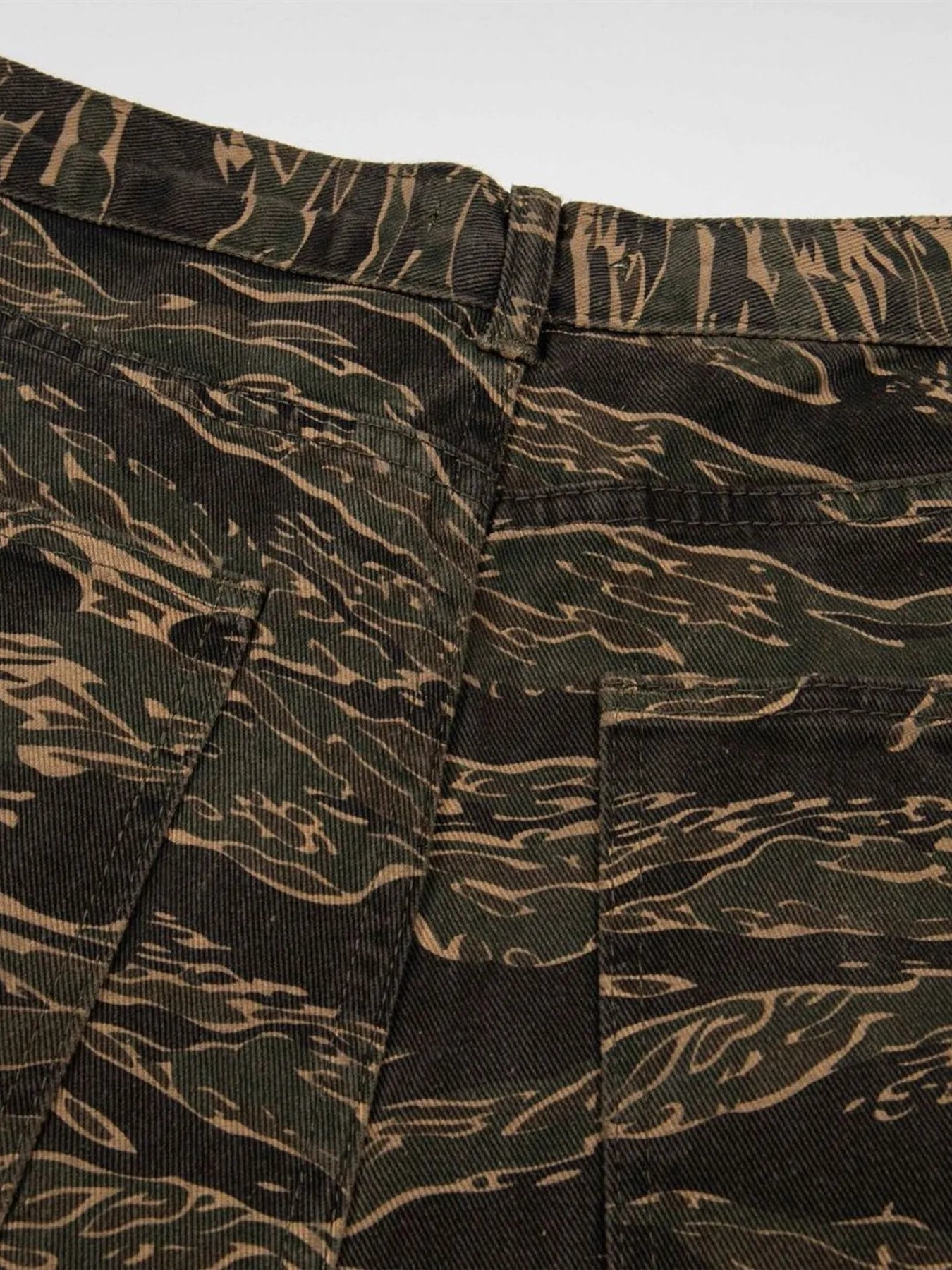 Men's Snake Camouflage Loose Fit Pants OutfitFlow