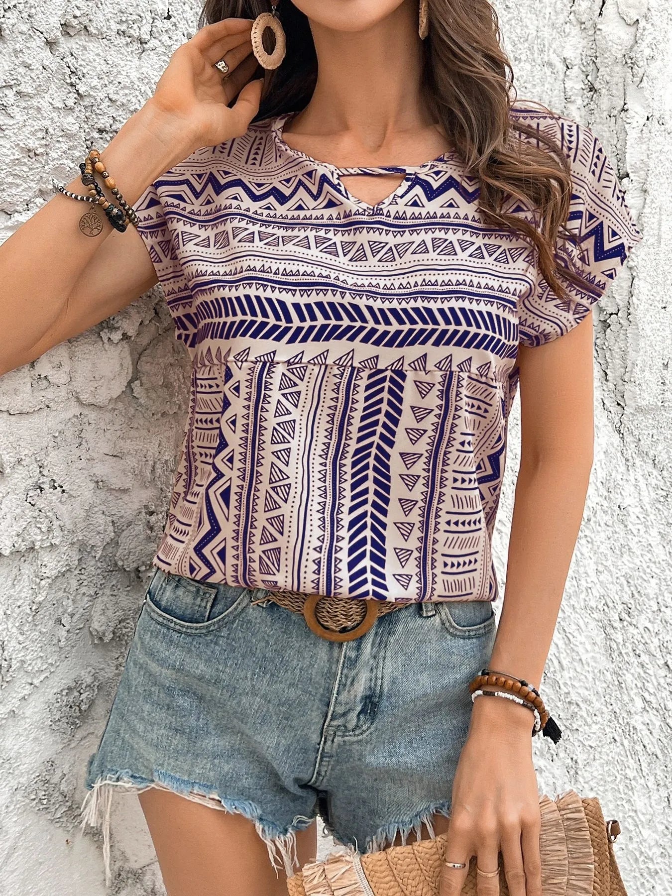 Geometric Print Short Sleeve Blouse Beige OutfitFlow