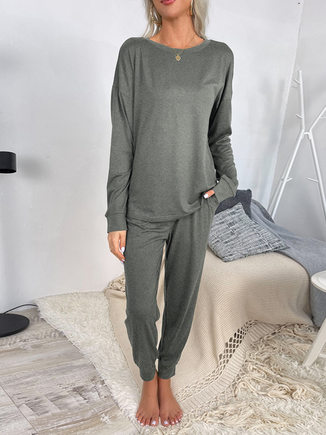 Outfit Flow - Shiny Round Neck Top and Drawstring Pants Lounge Set