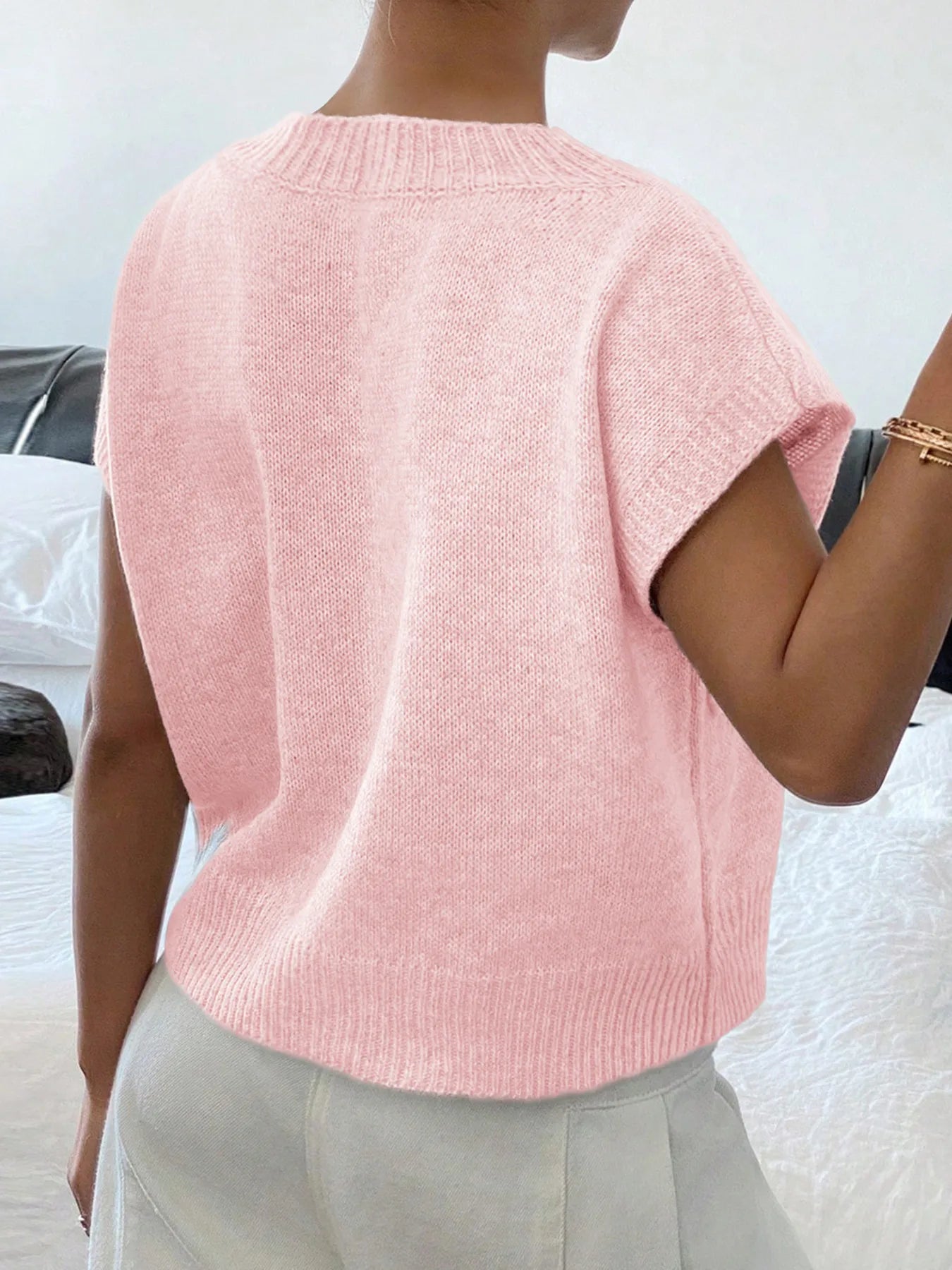 Ribbed Hem V-Neck Short Sleeve Sweater OutfitFlow