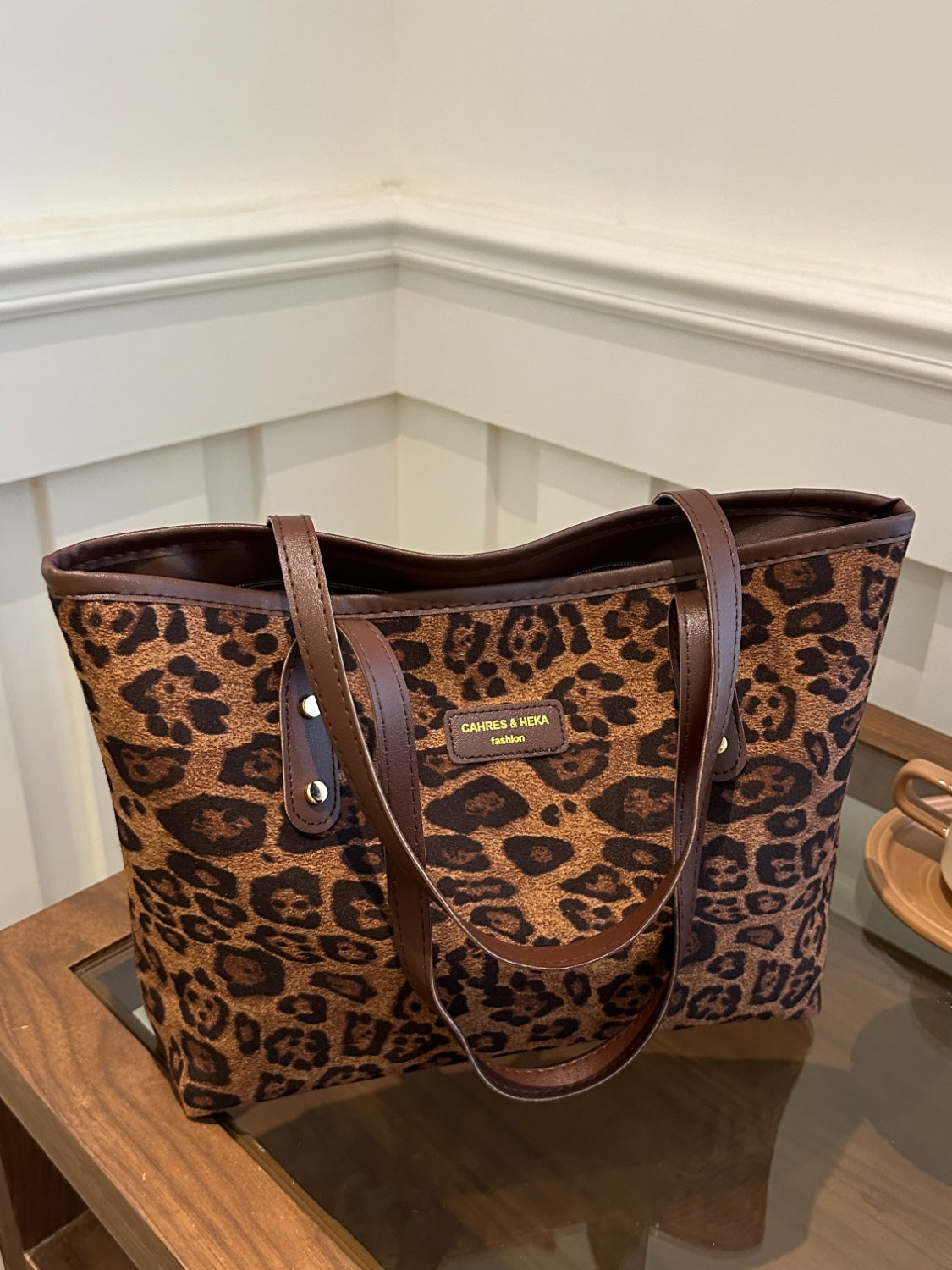 Outfit Flow - Leopard Polyester Tote Bag