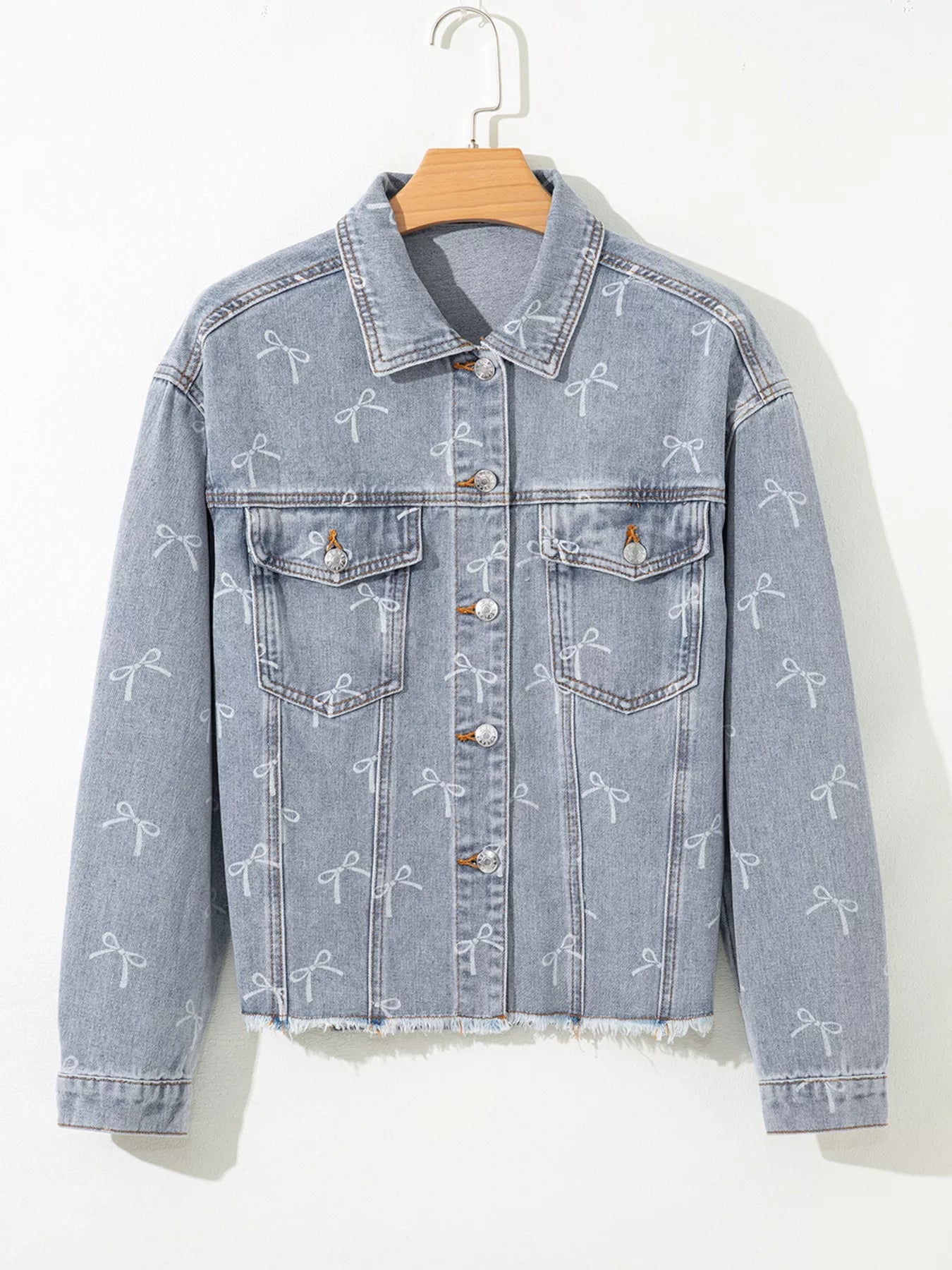 Bow Knot Print Light Wash Raw Hem Denim Jacket OutfitFlow