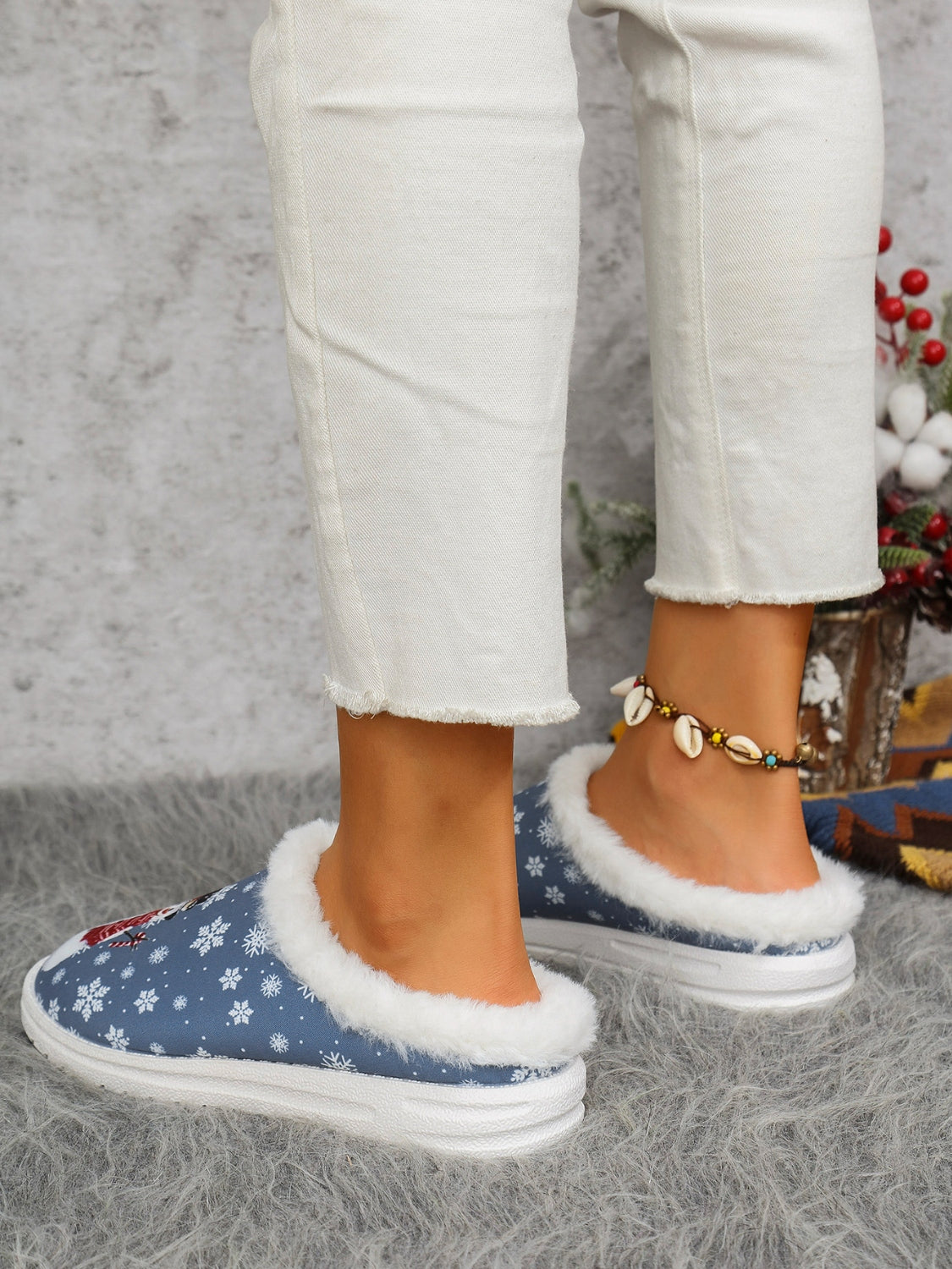 Outfit Flow - Snowman Print Flat Slippers with Faux Fur