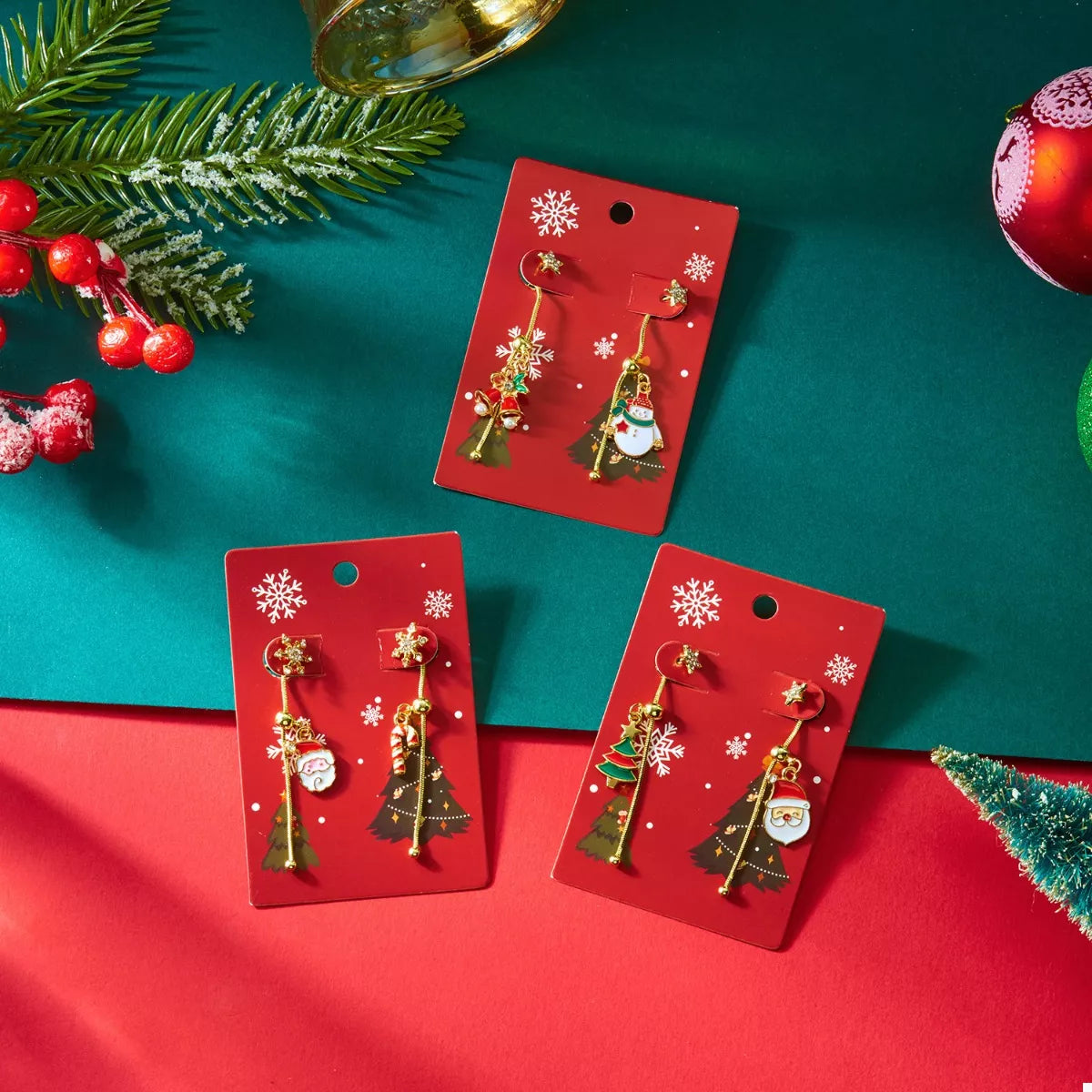 Christmas Santa Asymmetrical Drop Earrings Dark Green One Size OutfitFlow