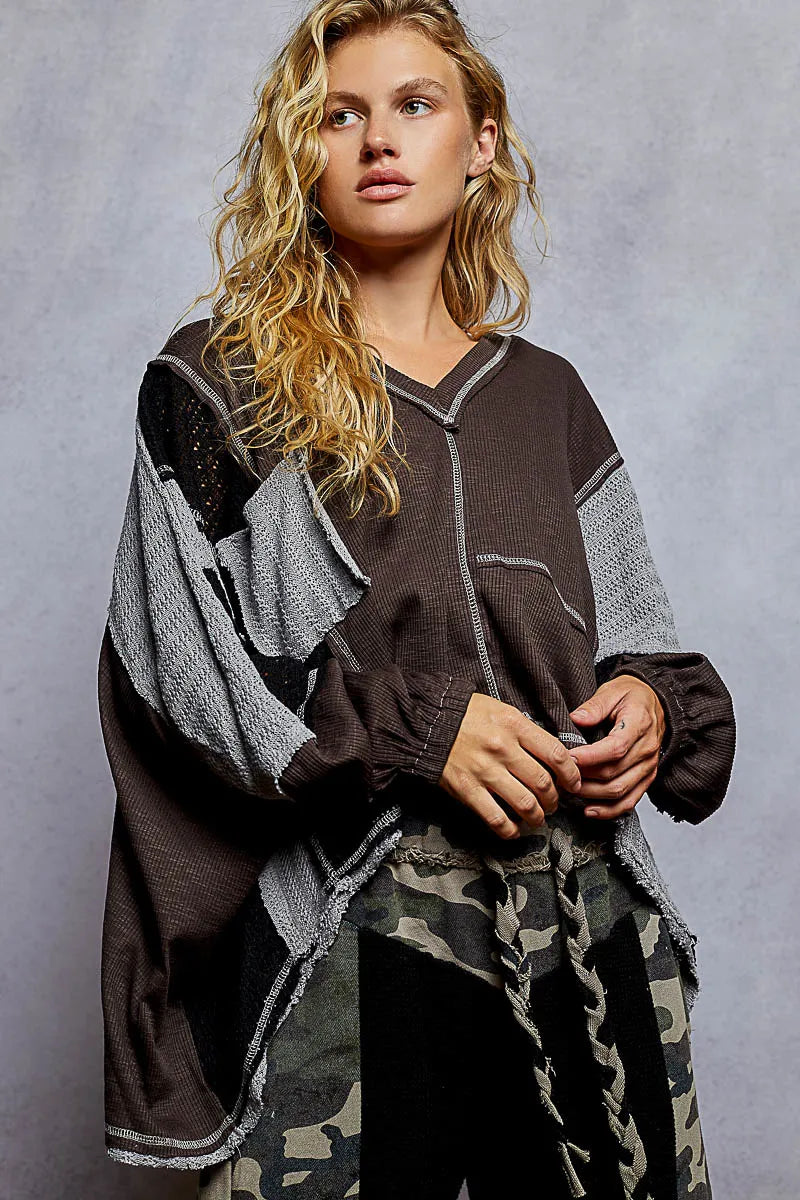 POL High-Low Hem Contrast Stitching V-Neck Top OutfitFlow