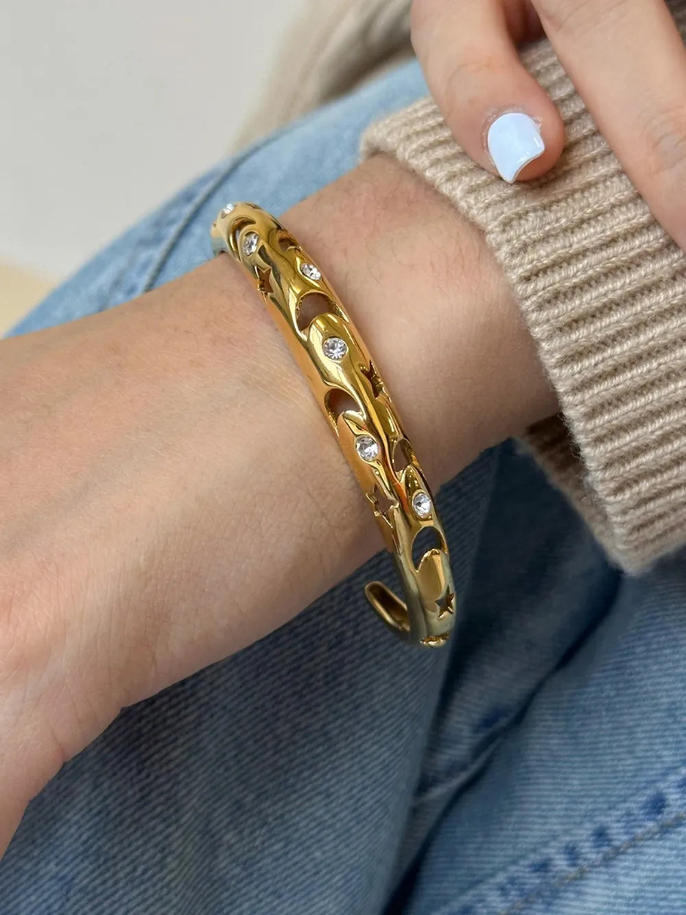 Stainless Steel Inlaid Rhinestone Cutout Bracelet OutfitFlow