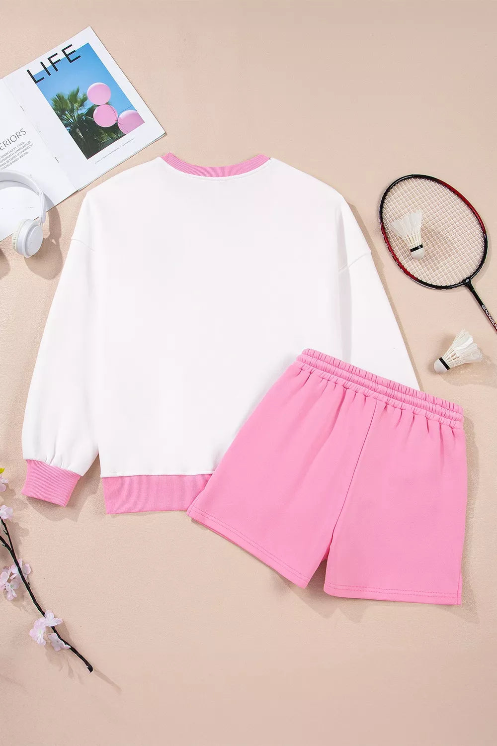 Color Block Sweatshirt and Elastic Waist Shorts Set OutfitFlow