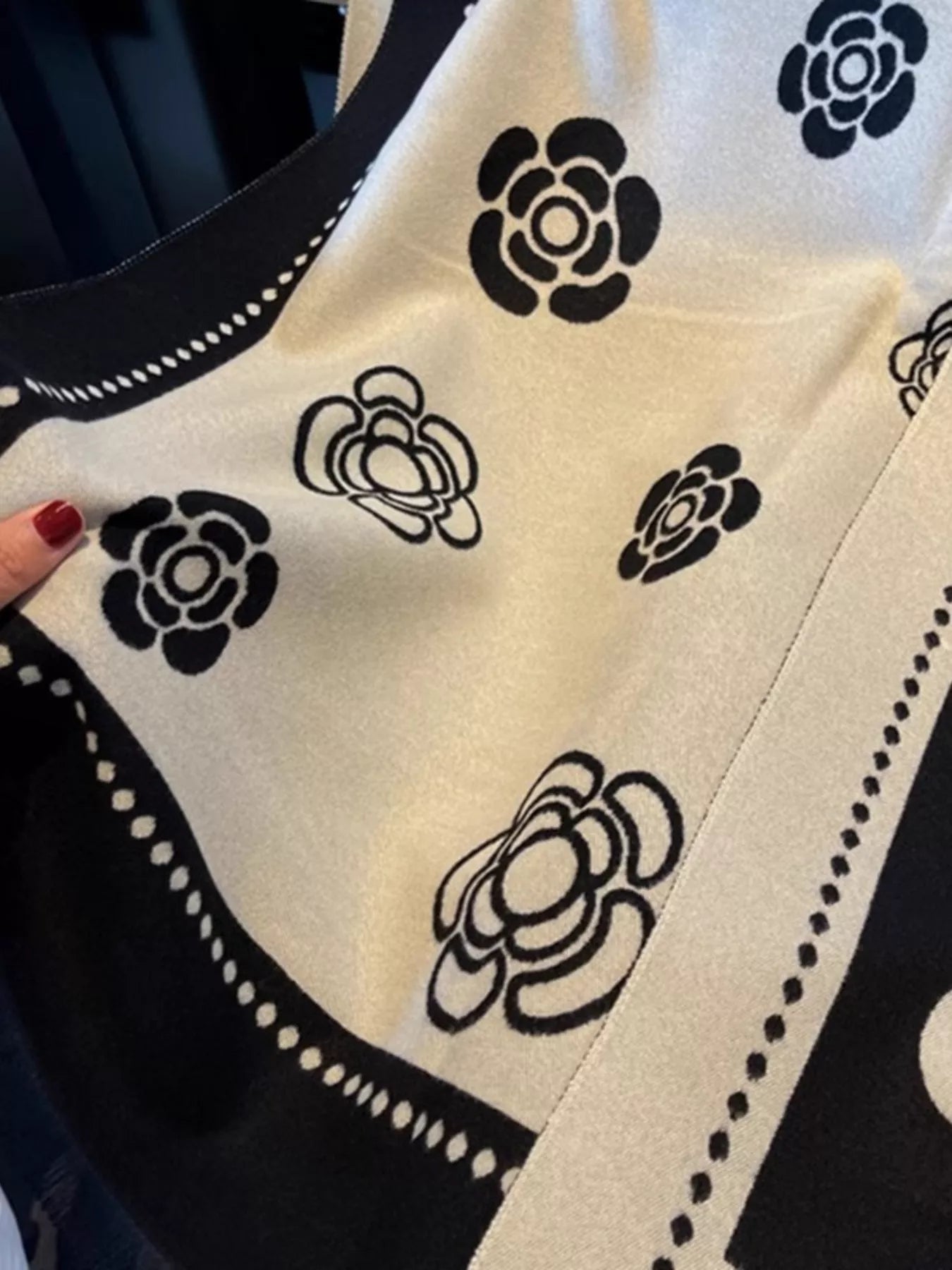 Floral Pattern Raw Hem Scarf OutfitFlow