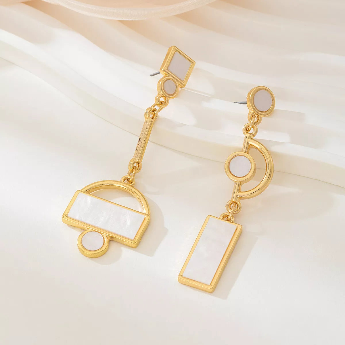 Geometric Gold Chain Drop Earrings OutfitFlow