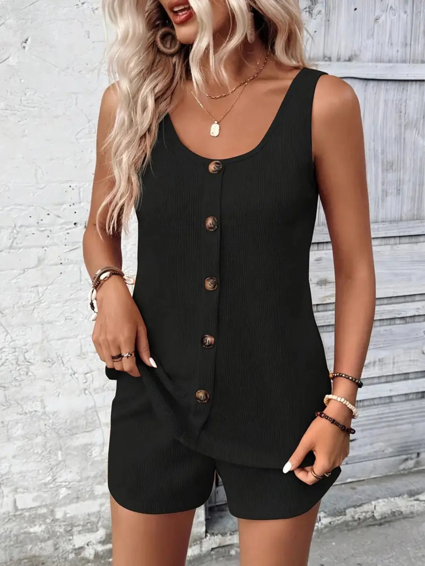Scoop Neck Tank and Shorts Set OutfitFlow