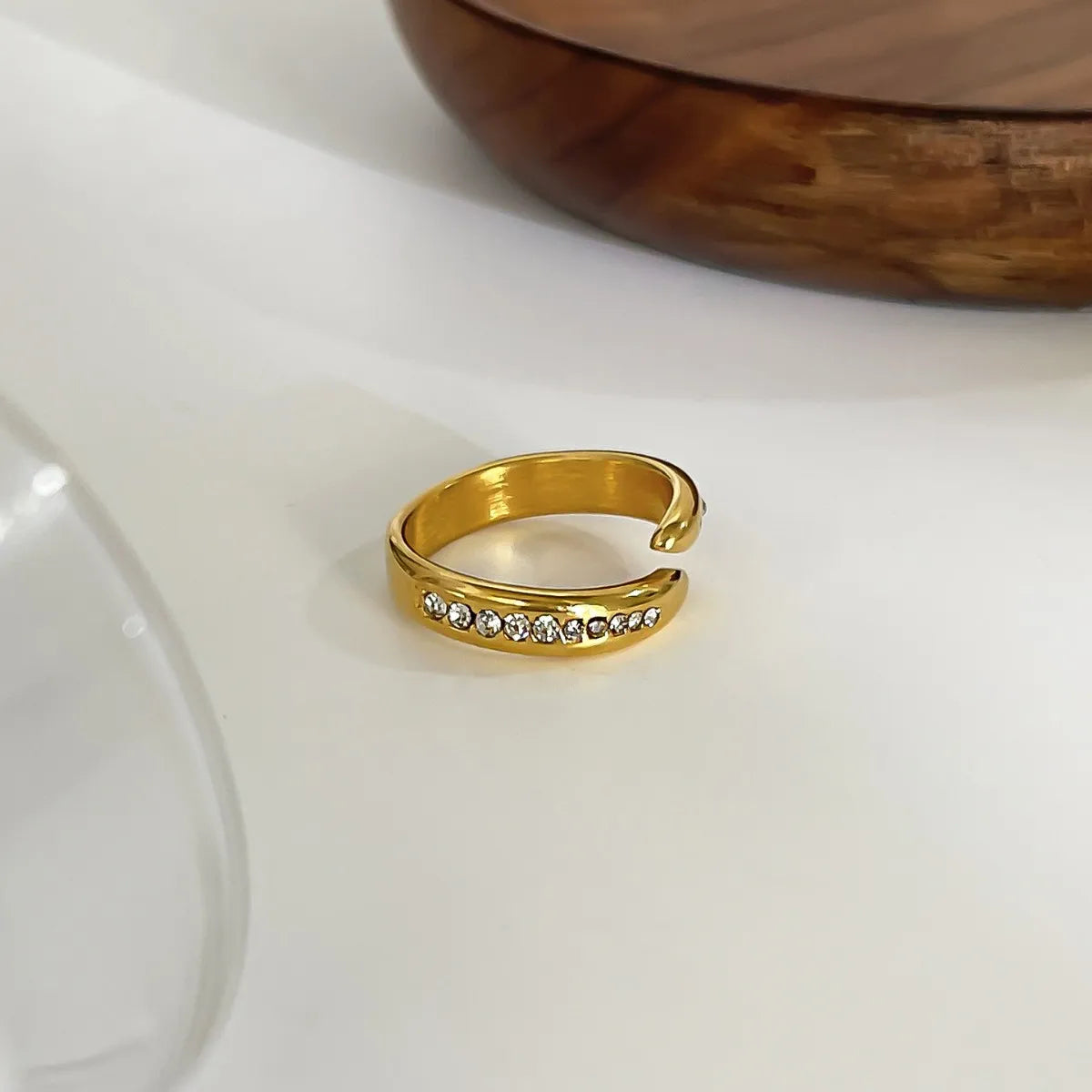 18K Gold-Plated Inlaid Rhinestone Twisted Ring OutfitFlow