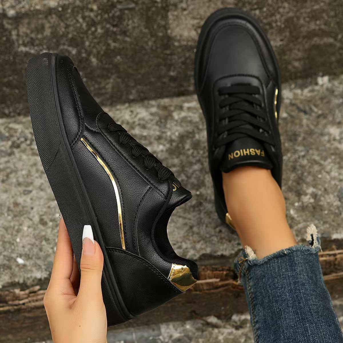 Outfit Flow - PU Leather Round Toe Flat Sneakers