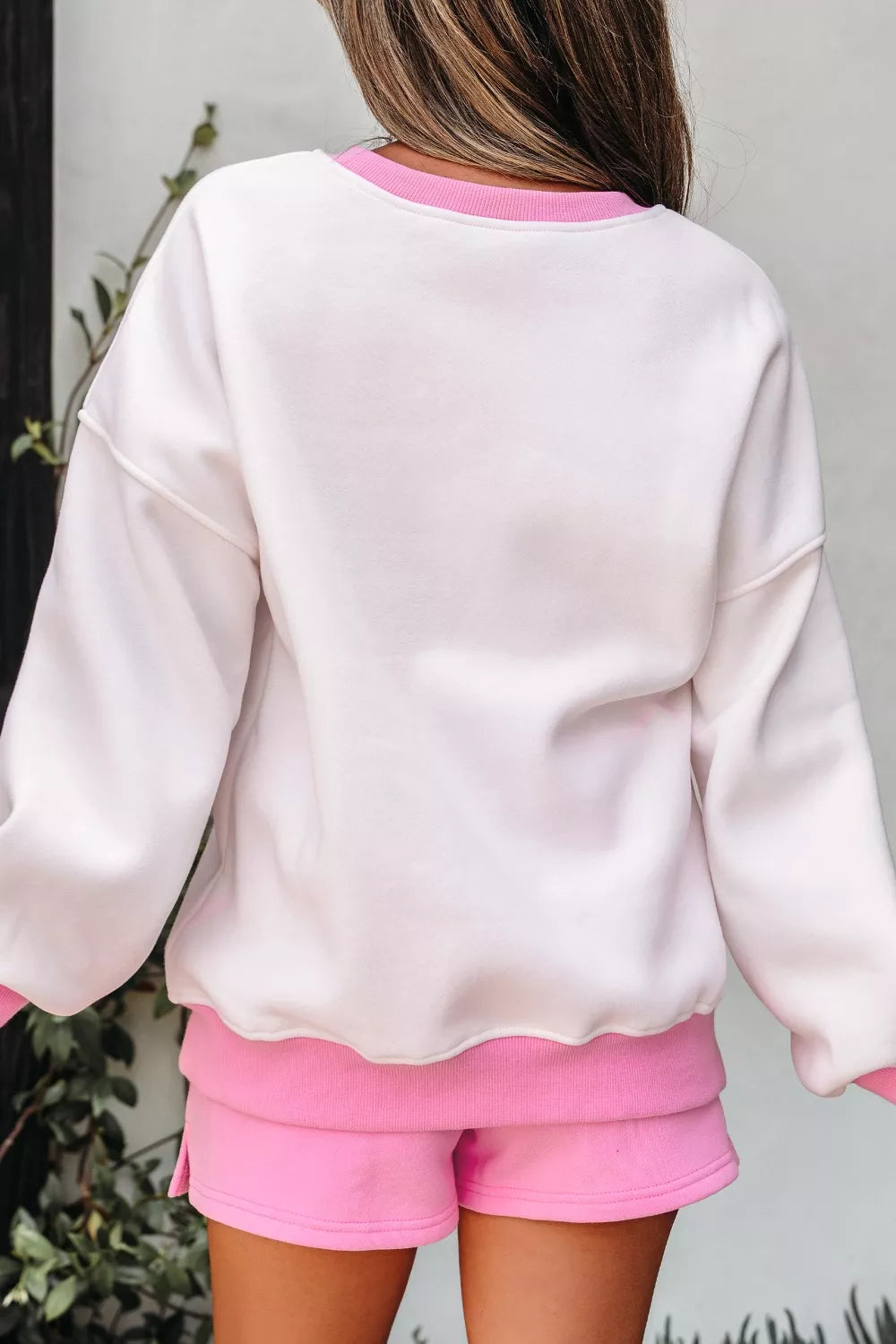 Color Block Sweatshirt and Elastic Waist Shorts Set OutfitFlow