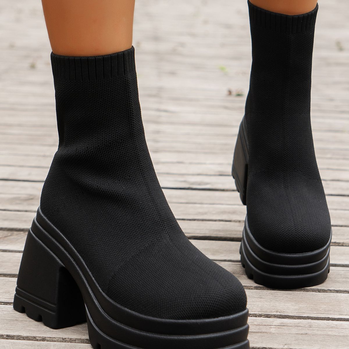 Outfit Flow - Round Toe Block Heel Boots